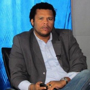 Roberson Alphonse, Editorialiste.