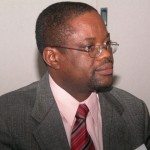 Professeur Watson Denis, Directeur Exécutif du Centre Challenges.